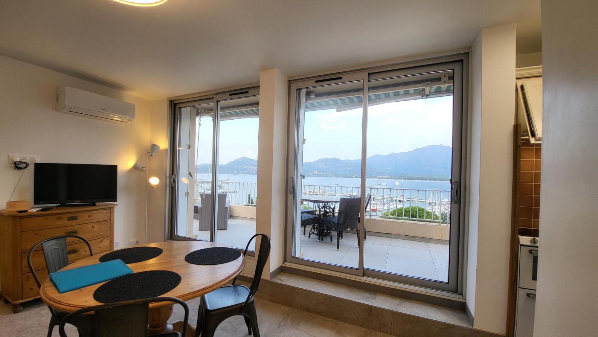 Appartement Sur La Baie, En Centre Ville Кальви Экстерьер фото