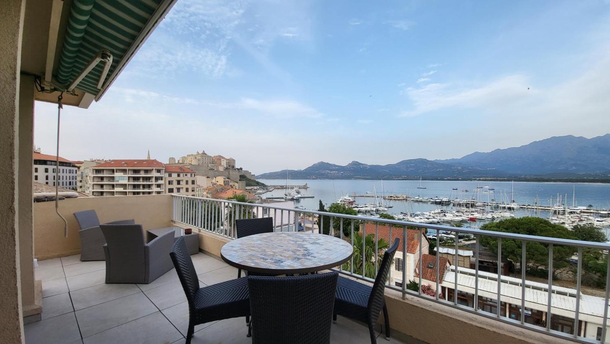 Appartement Sur La Baie, En Centre Ville Кальви Экстерьер фото